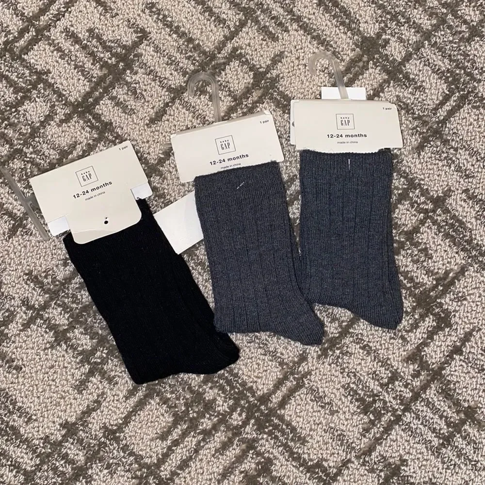 New Gap socks size 12-24months